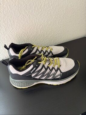 Hi-Tec Men’s Gray, Black and Yellow Lace-Up Athletic Shoes Size 13